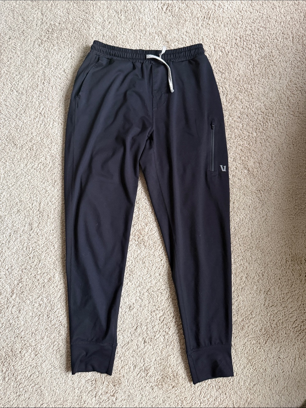 Vuori Black Men’s Tech Jogger with Side Zip